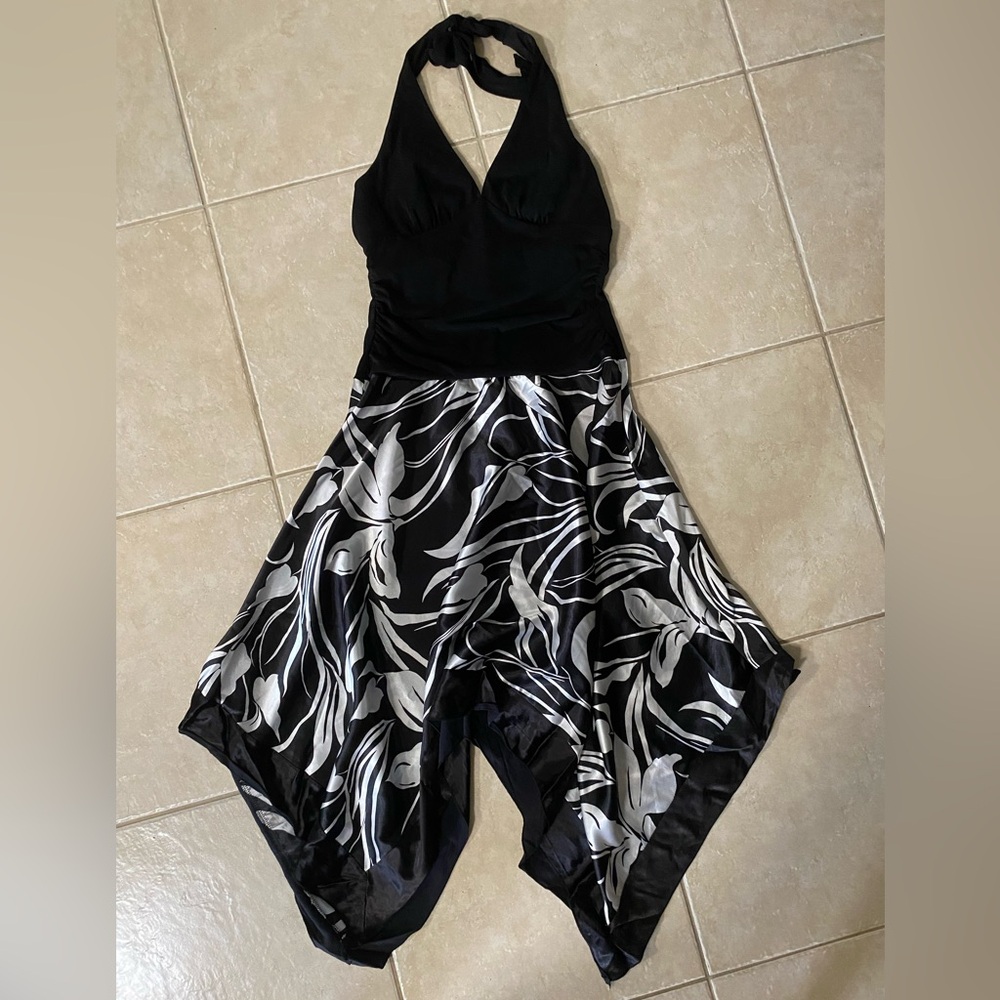 Studio One XL black halter dress with black/white satin feel bottom